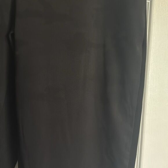 Athleta Dark Camoflauge Drawstring Joggers NWT - Zip Pockets- Size 8 - Picture 2 of 6